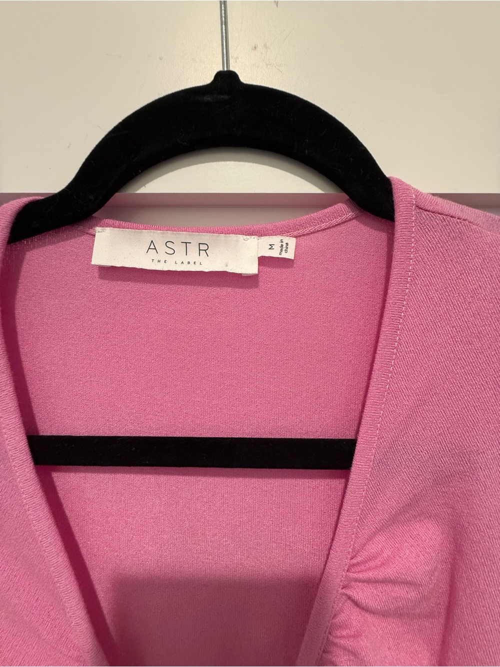 Astr Pink Ruched V-Neck Puff Sleeve Top - Picture 4 of 4